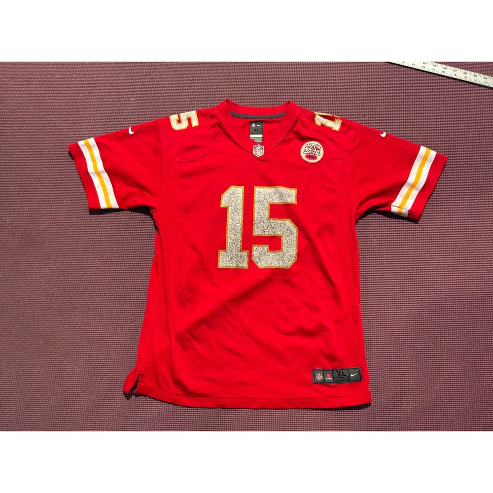Nike NFL Kansas City Chiefs Patrick Mahomes 15 Jersey Youth XL Red Distressed